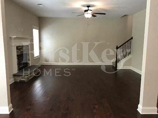 4 bed, 2.5 bath, 2251 sqft, $2,840 — Photo 4