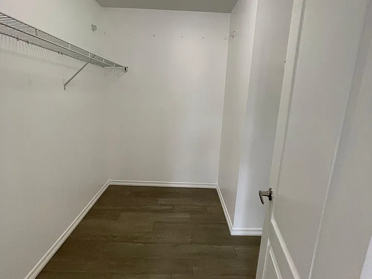 243 Seabrook Dr — Photo 10