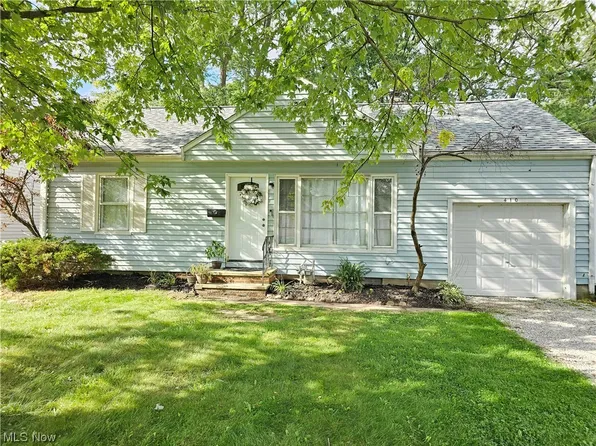 410 E 332nd St, Eastlake, OH 44095