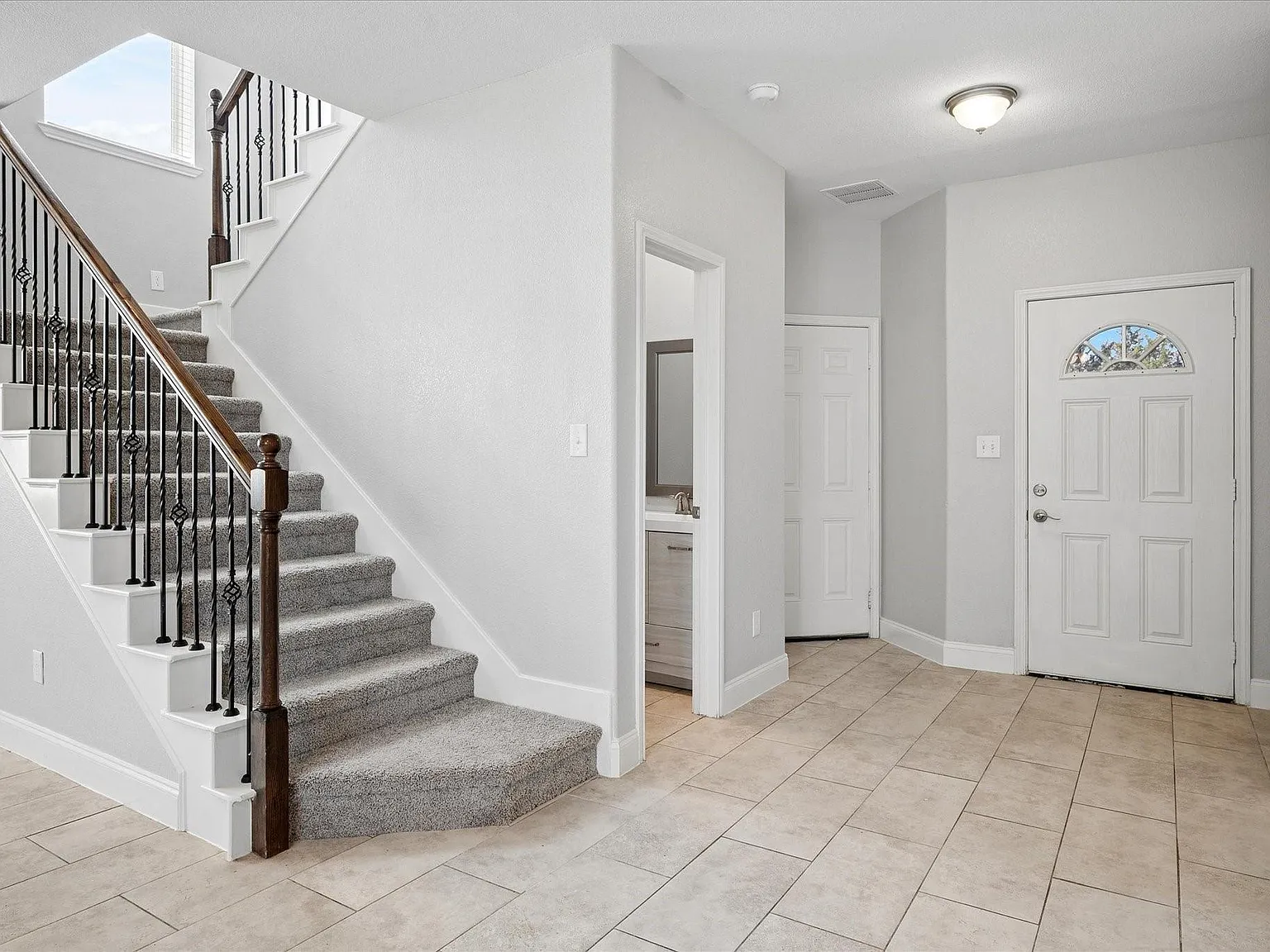3 bed, 1413 sqft, $1,800 — Photo 2