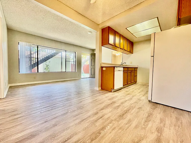 1354 Reed Ave #1 — Photo 6