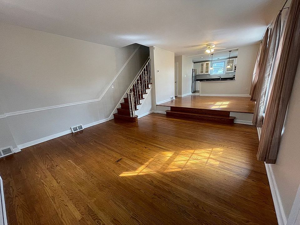 Living/Dining Area