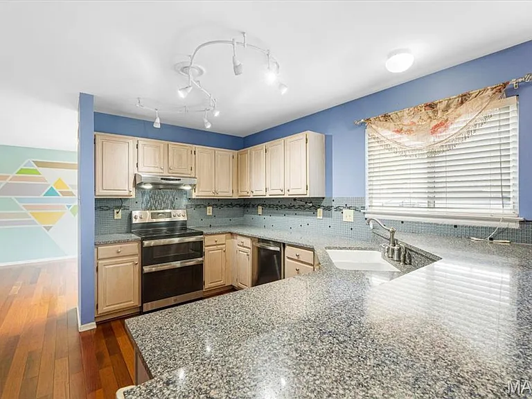 208 Kylewood Ct — Photo 16