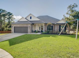 7469 Mapleway Ct, Pass Christian, MS 39571