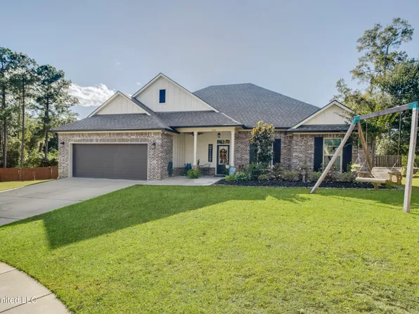 7469 Mapleway Ct, Pass Christian, MS 39571