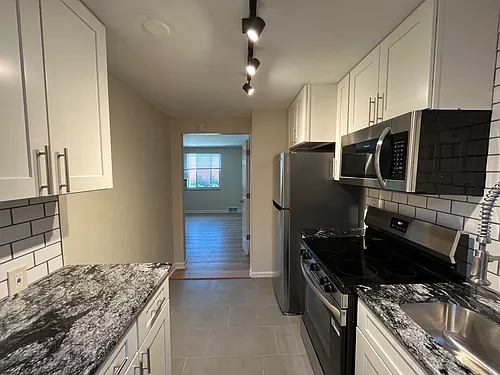130 Lacrosse St Photo 1