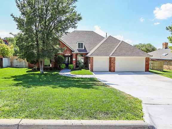 2nd image of 2117 Briarwood Dr