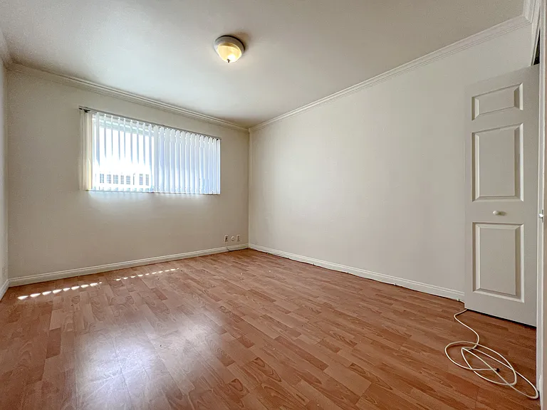 5509 Klump Ave #7 — Photo 9