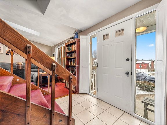 5th image of 325 Jodie Dr
