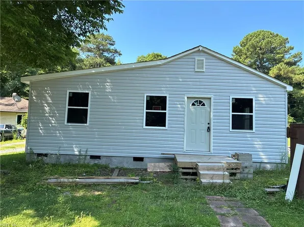 145 Shell Rd, Suffolk, VA 23432