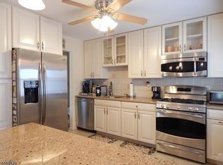 5 Longfield Dr, Hillsborough, NJ
