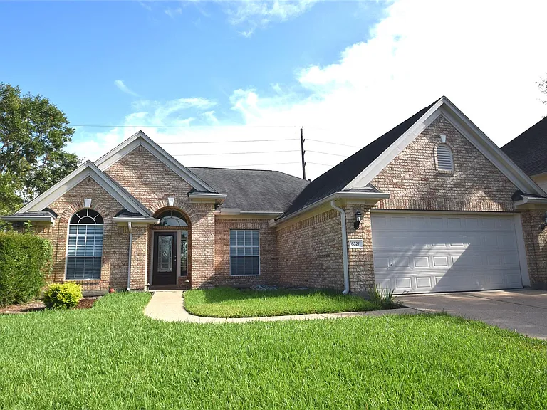 6327 Merona Ln — Photo 1