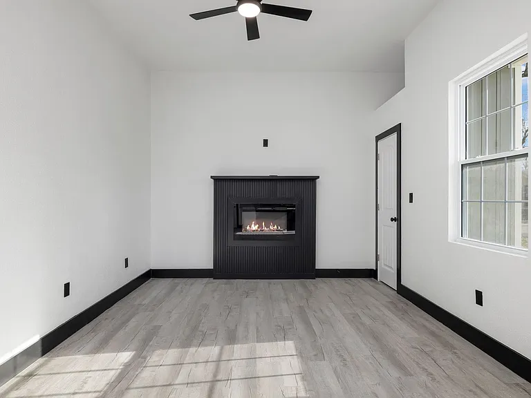 217 W Ramsey St — Photo 2