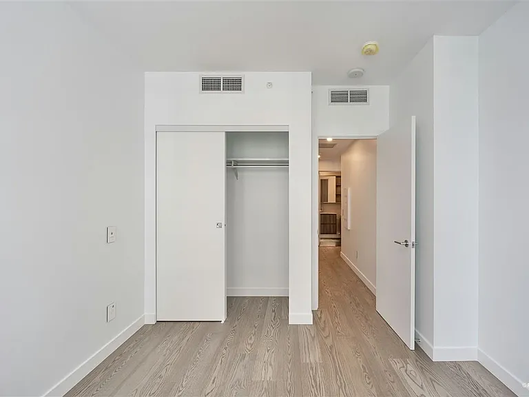 15165 Thrift Ave #1304 — Photo 7