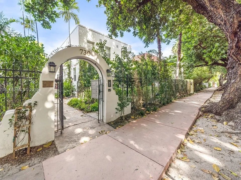 726 Meridian Ave #1