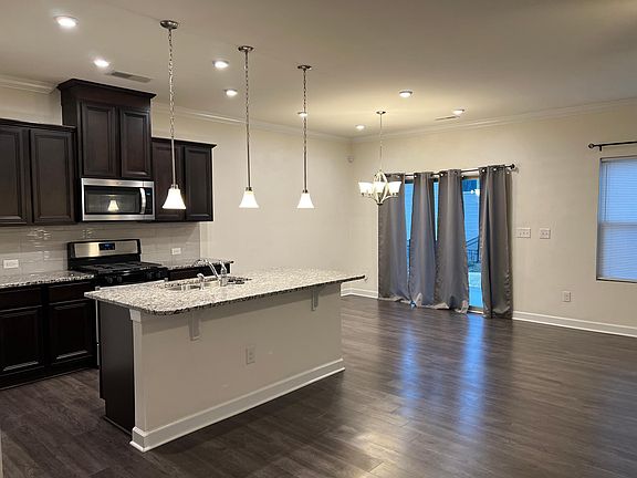 3rd image of 5907 Fenway Dr