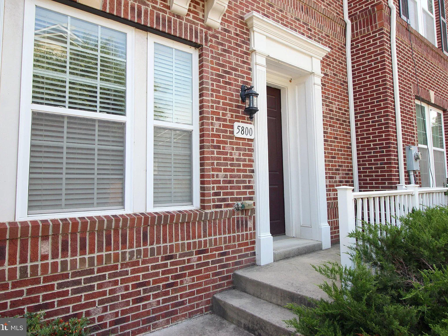 3 bed, 3.5 bath, 1756 sqft, $3,695 — Photo 1