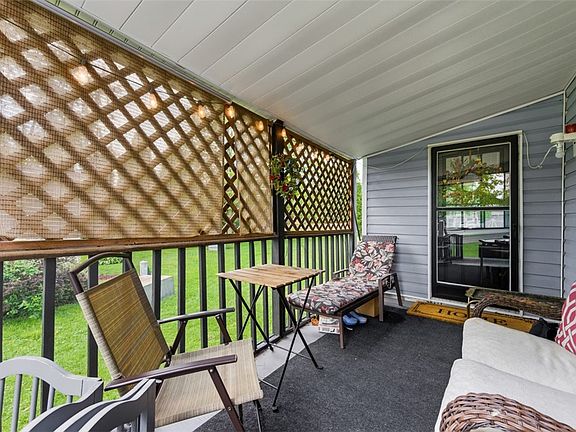 3rd image of 213 North Ct