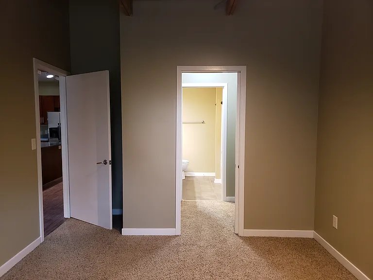 510 E 9th St #203 — Photo 8