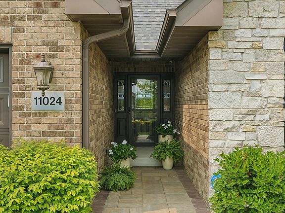 4th image of 11024 Lake Central Dr