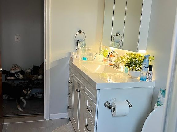 5th image of 747 N Main St APT C3