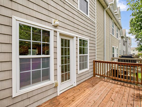 5th image of 2150 NE 18th St Unit 102