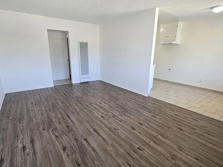 Asher St. Apartments — Photo 3