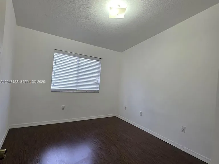 3398 NE 9th Dr #204 — Photo 17