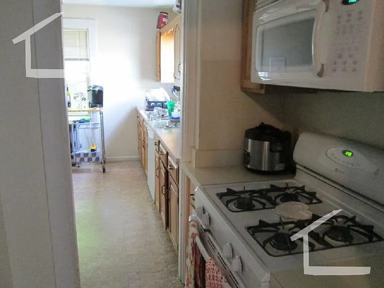 80 Brock St #1 — Photo 9