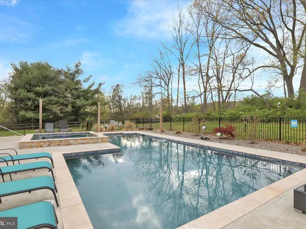 5028 Vista Ct, Mohnton, PA 19540