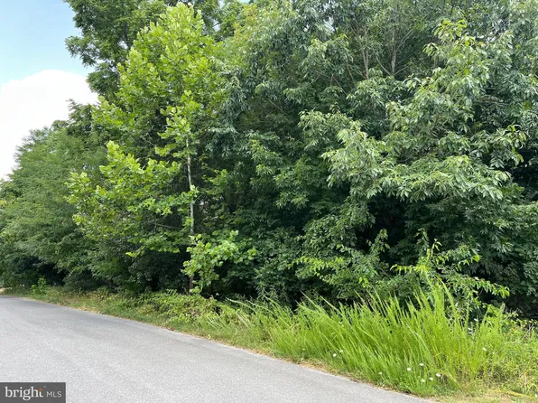 Sierra Dr, Martinsburg, WV 25403