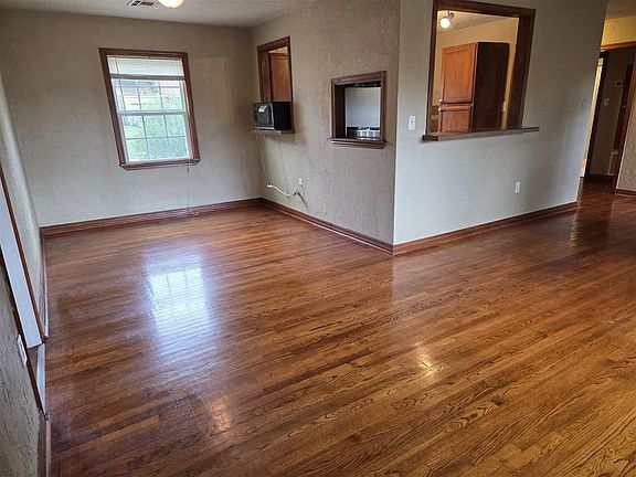 4th image of 2204 NW Williams Ave