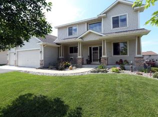 606 Overlook Dr, Buffalo, MN 55313