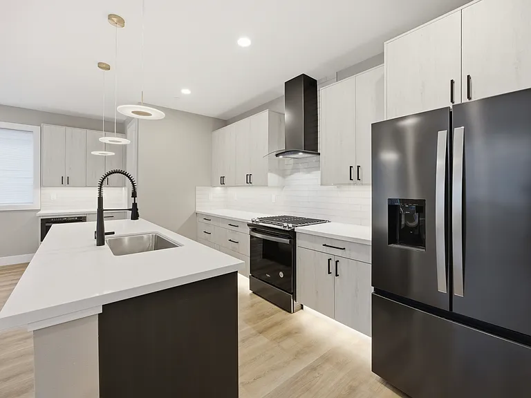 Hi end cabinetry & appliances