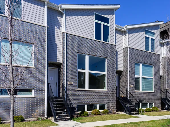 2918 S Hillock St, Chicago, IL 60608