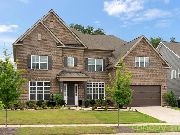 5005 Alexander Manor Dr, Charlotte, NC 28270