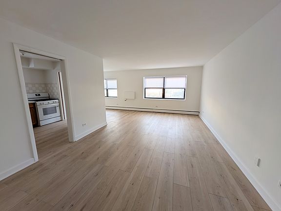 3rd image of 2211 W Touhy Ave APT A2