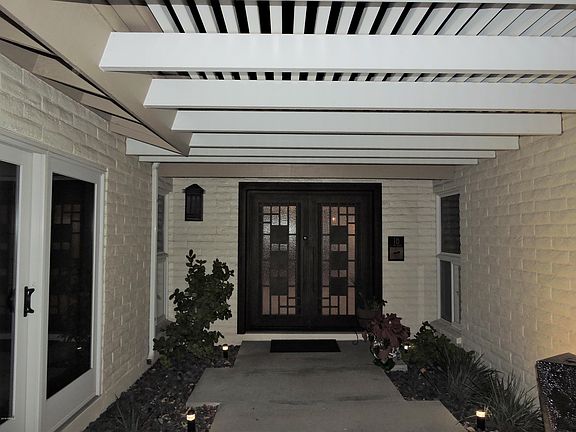 2nd image of 18 E San Miguel Ave
