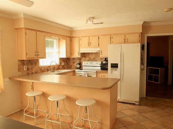 5th image of 119 Remington Dr