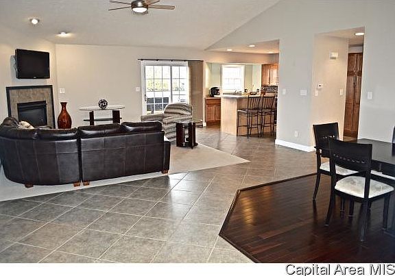 3rd image of 806 Williamson Ave