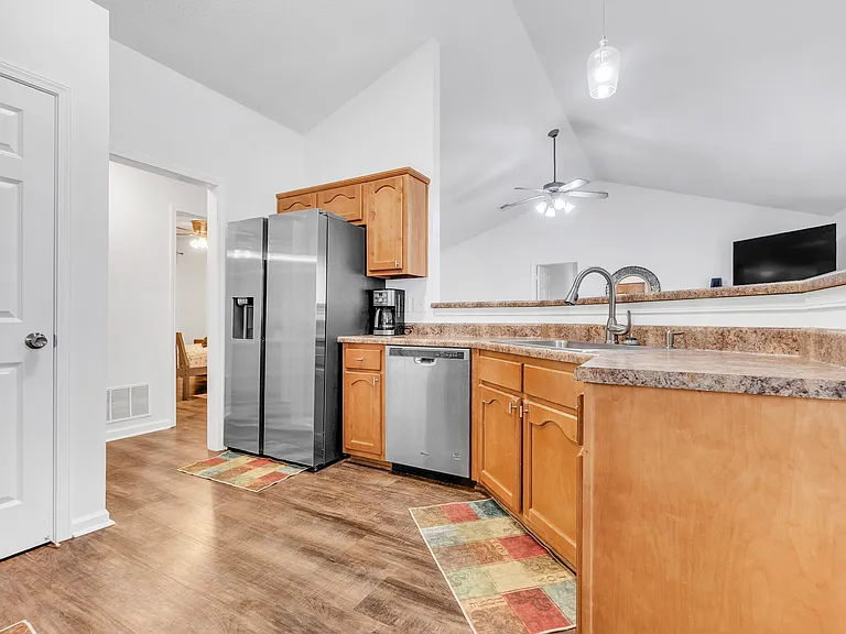 8301 Manhatten Dr — Photo 29