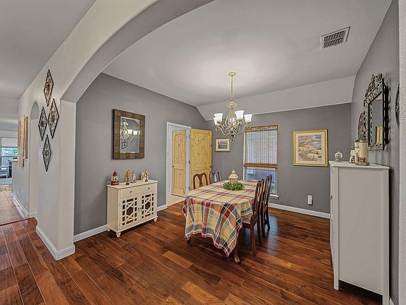 3rd image of 6140 Lochmoor Dr