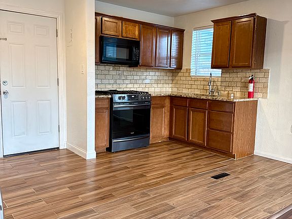 5th image of 3720 N Saint Paul St