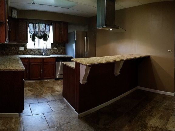 3rd image of 234 Parker St