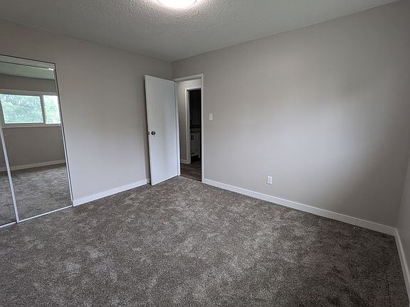 4th image of 4801 61a St