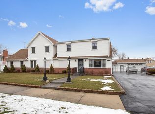 3842 Flossmoor Rd, Flossmoor, IL 60422