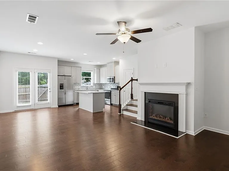 4917 Longview Walk — Photo 4