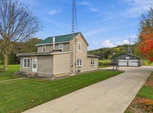 895 Stony Point Rd, Dixon, IL 61021