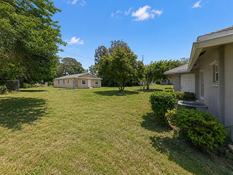 351 NW 8th Ave — Photo 31