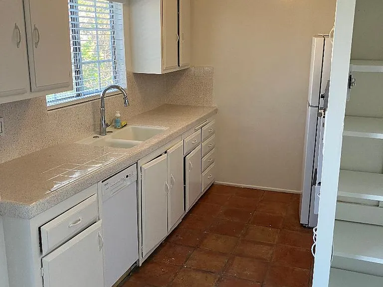 1123 S Wooster St #101 — Photo 18